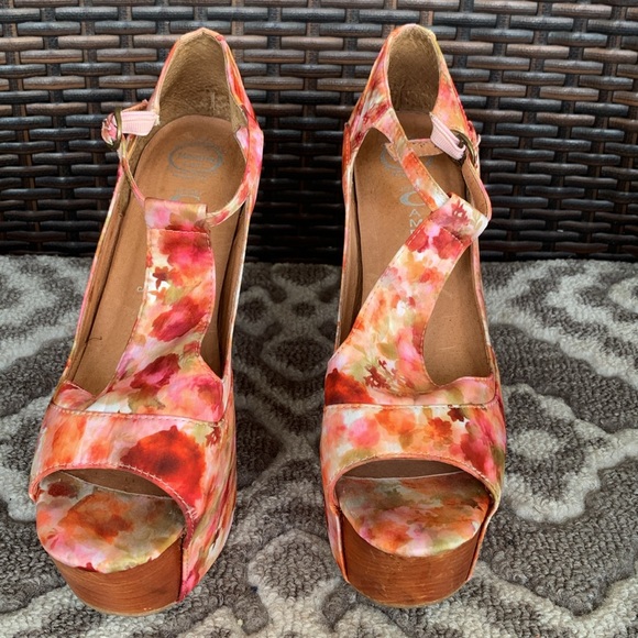 Jeffrey Campbell Foxy Fab Watercolor Floral Platform Sandals - Picture 2 of 16